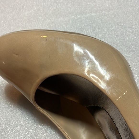 New Merona patent pumps heels. Size 10. - Picture 7 of 8